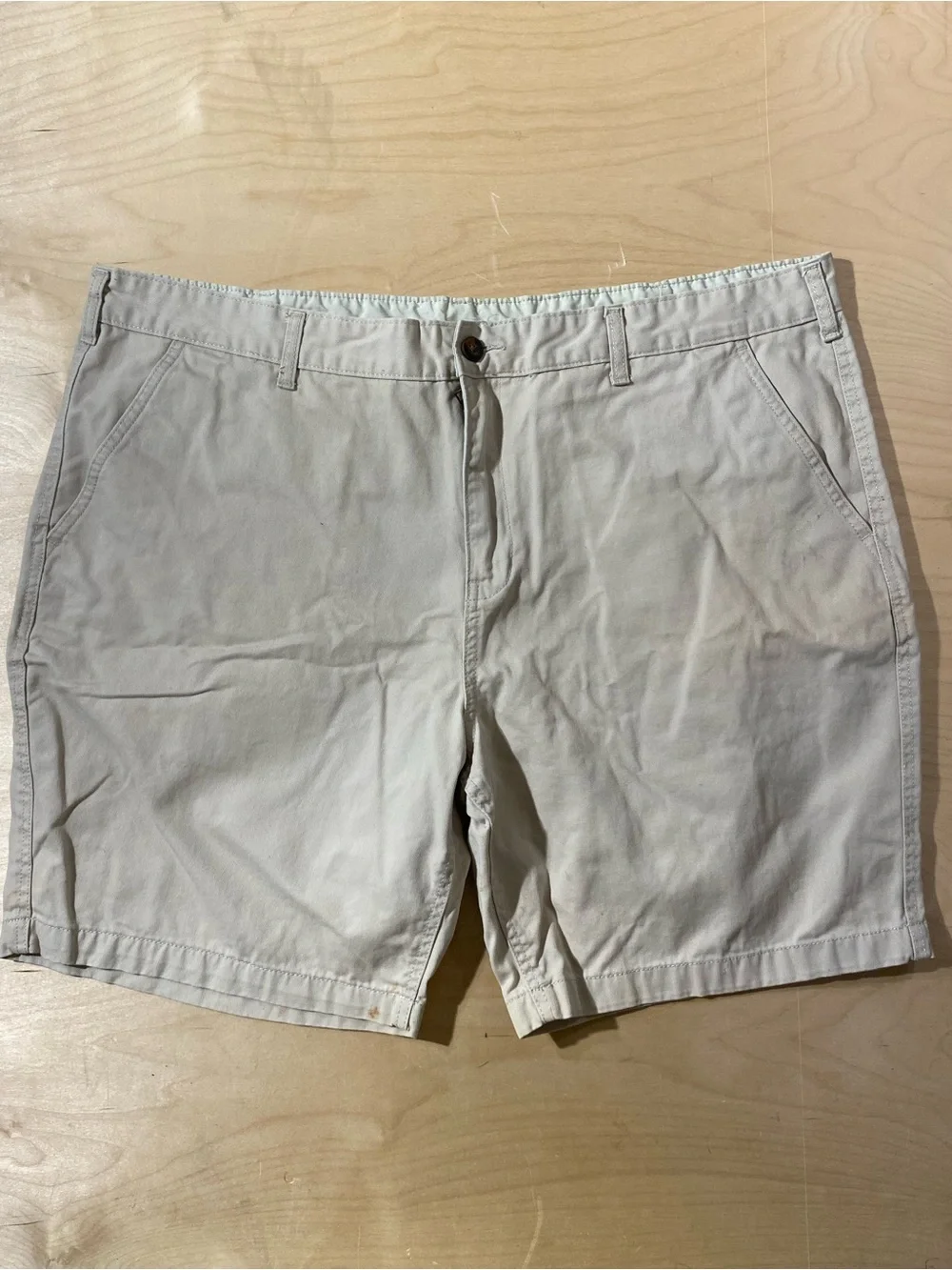 Faded Glory Men's Flat Front Chino Shorts in Light Khaki 46 (SX)